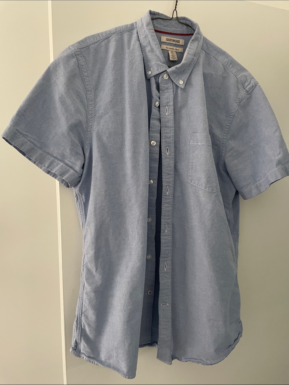 Goodthreads Men’s Slim-Fit short-sleeve Oxford button down shirt with pocket